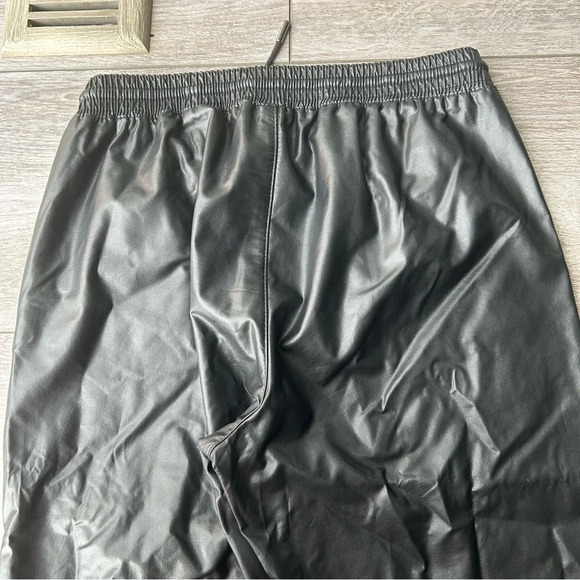 Zara  Faux Leather Relaxed Fit Jogger Pants - Picture 11 of 13